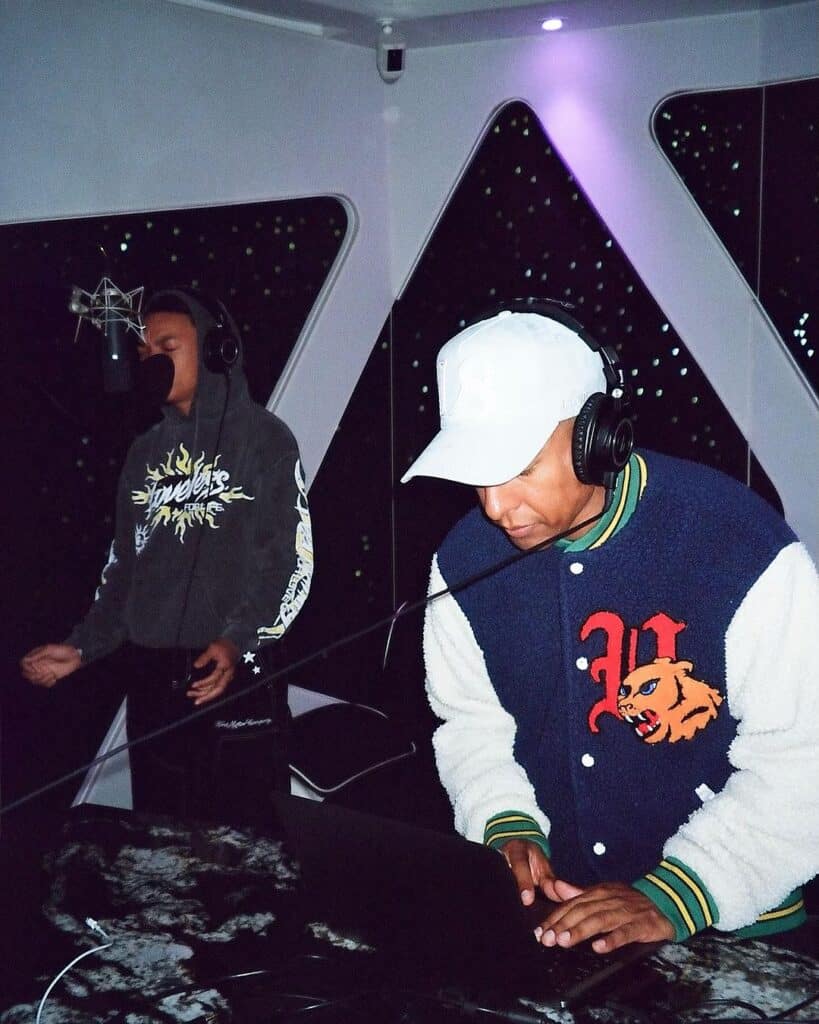 Gawvi in studio
